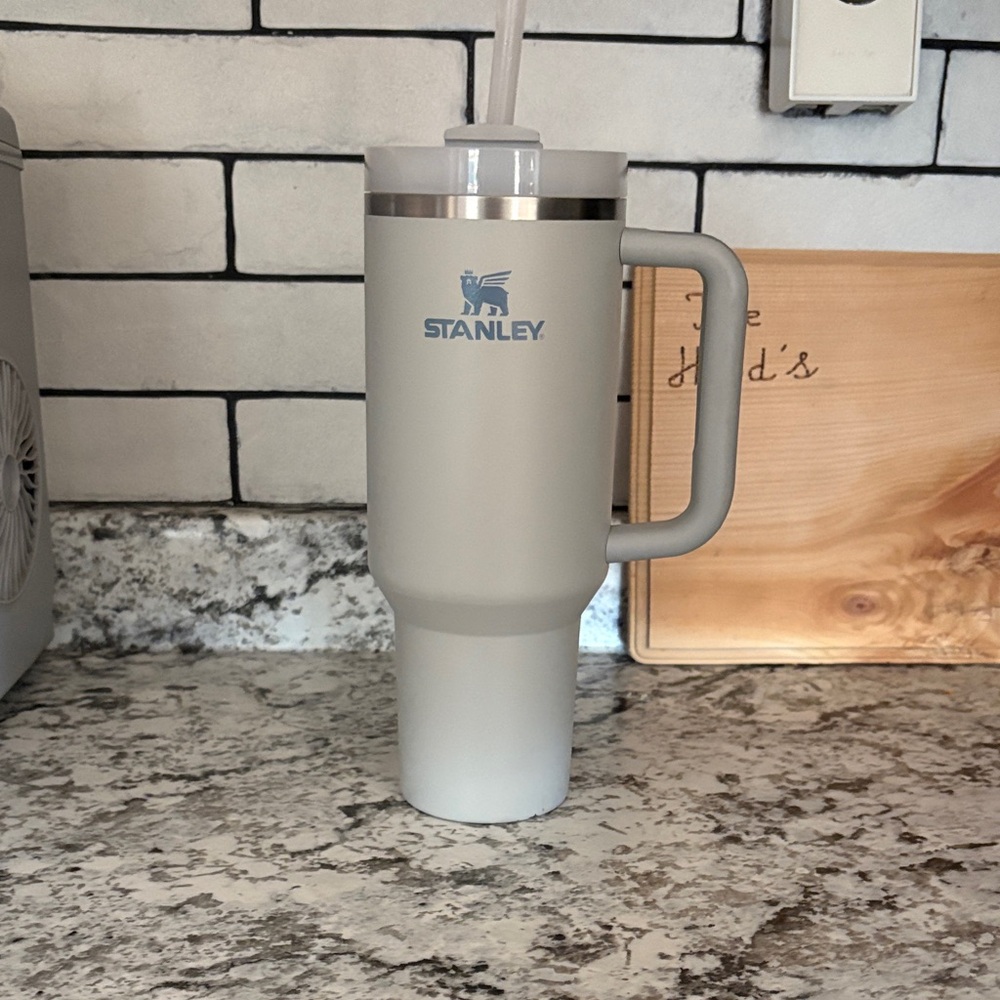 Stanley light blue/gray